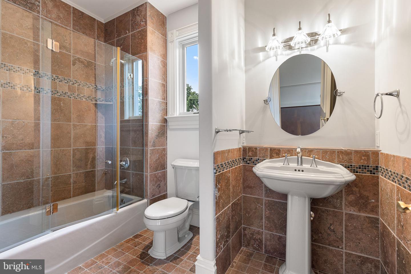 Lorton, Virginia, 22079, United States, 6 Bedrooms Bedrooms, ,8 BathroomsBathrooms,Residential,Active,1933878