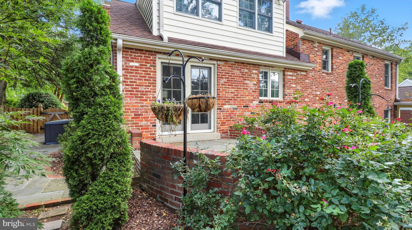 Alexandria, Virginia, 22308, United States, 4 Bedrooms Bedrooms, ,2 BathroomsBathrooms,Residential,Active,1936138