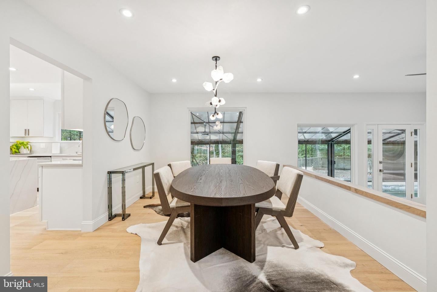 Oakton, Virginia, 22124, United States, 4 Bedrooms Bedrooms, ,4 BathroomsBathrooms,Residential,Active,1971783