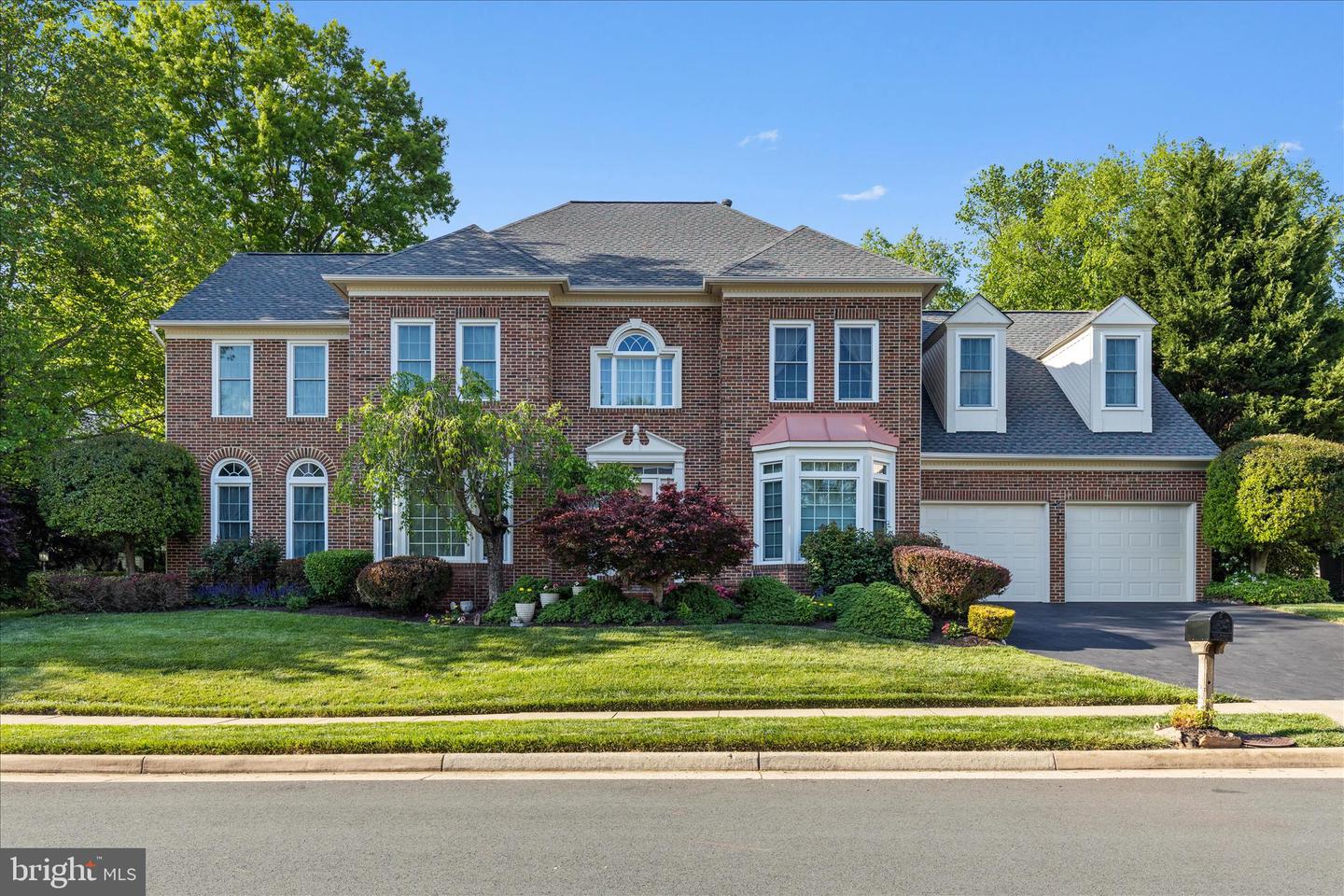 Centreville, Virginia, 20121, United States, 4 Bedrooms Bedrooms, ,3 BathroomsBathrooms,Residential,Contingent,2045785