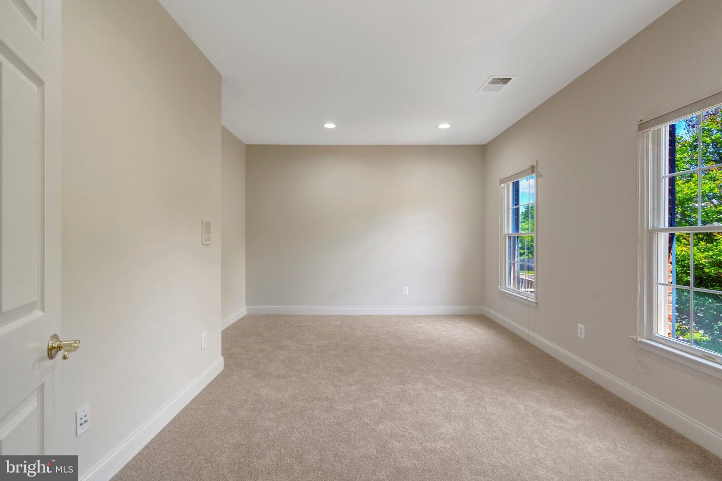 Haymarket, Virginia, 20169, United States, 5 Bedrooms Bedrooms, ,5 BathroomsBathrooms,Residential,Pending,2031766