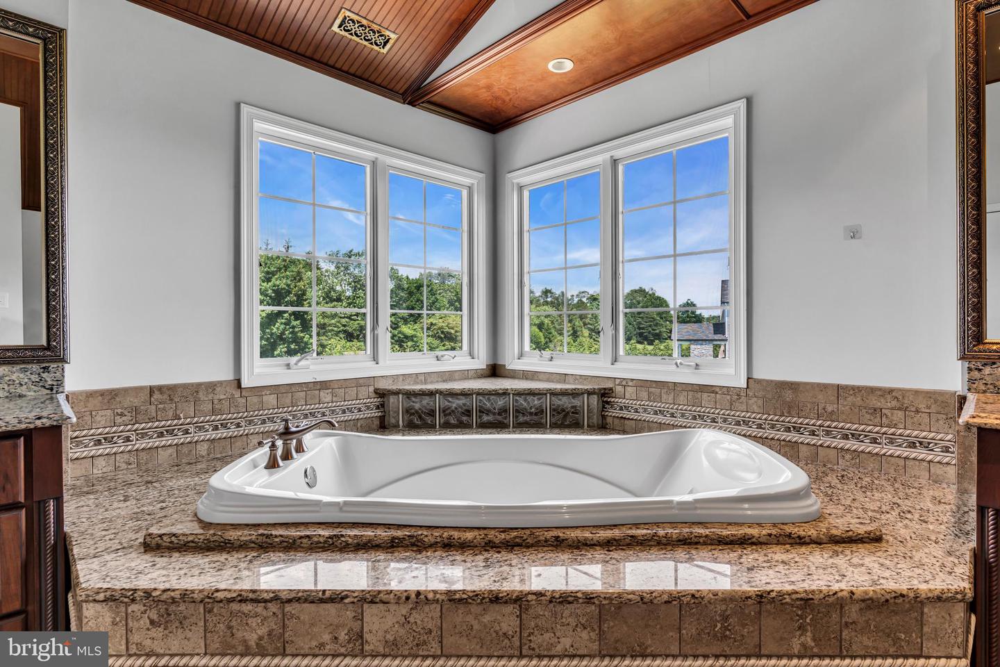 Farmingdale, New Jersey, 07727, United States, ,6 BathroomsBathrooms,Residential,Active,1868131