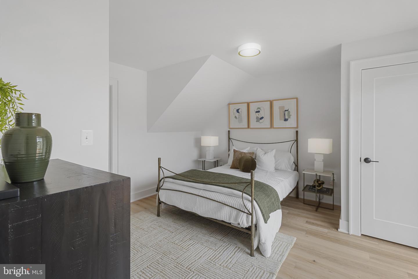 Arlington, Virginia, 22201, United States, 4 Bedrooms Bedrooms, ,5 BathroomsBathrooms,Residential,Active,1943821