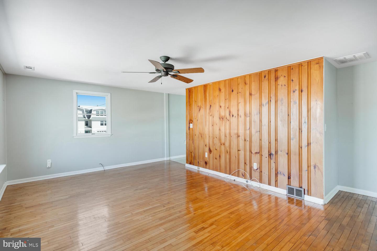 Barnegat Light, New Jersey, 08006, United States, 3 Bedrooms Bedrooms, ,2 BathroomsBathrooms,Residential,Active,2016106