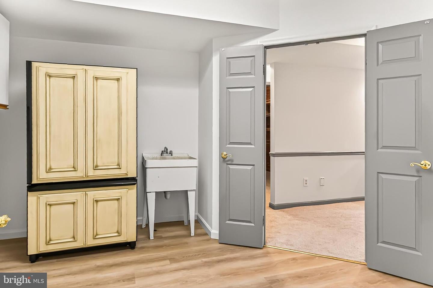 Falls Church, Virginia, 22042, United States, 4 Bedrooms Bedrooms, ,5 BathroomsBathrooms,Residential,Active,1988475