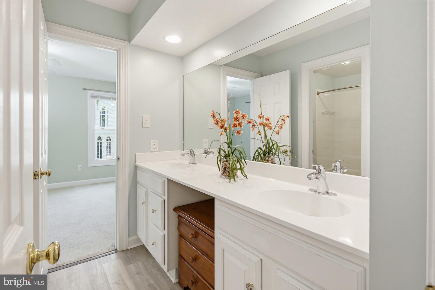 Laurel, Maryland, 20723, United States, 4 Bedrooms Bedrooms, ,5 BathroomsBathrooms,Residential,Active,2041355