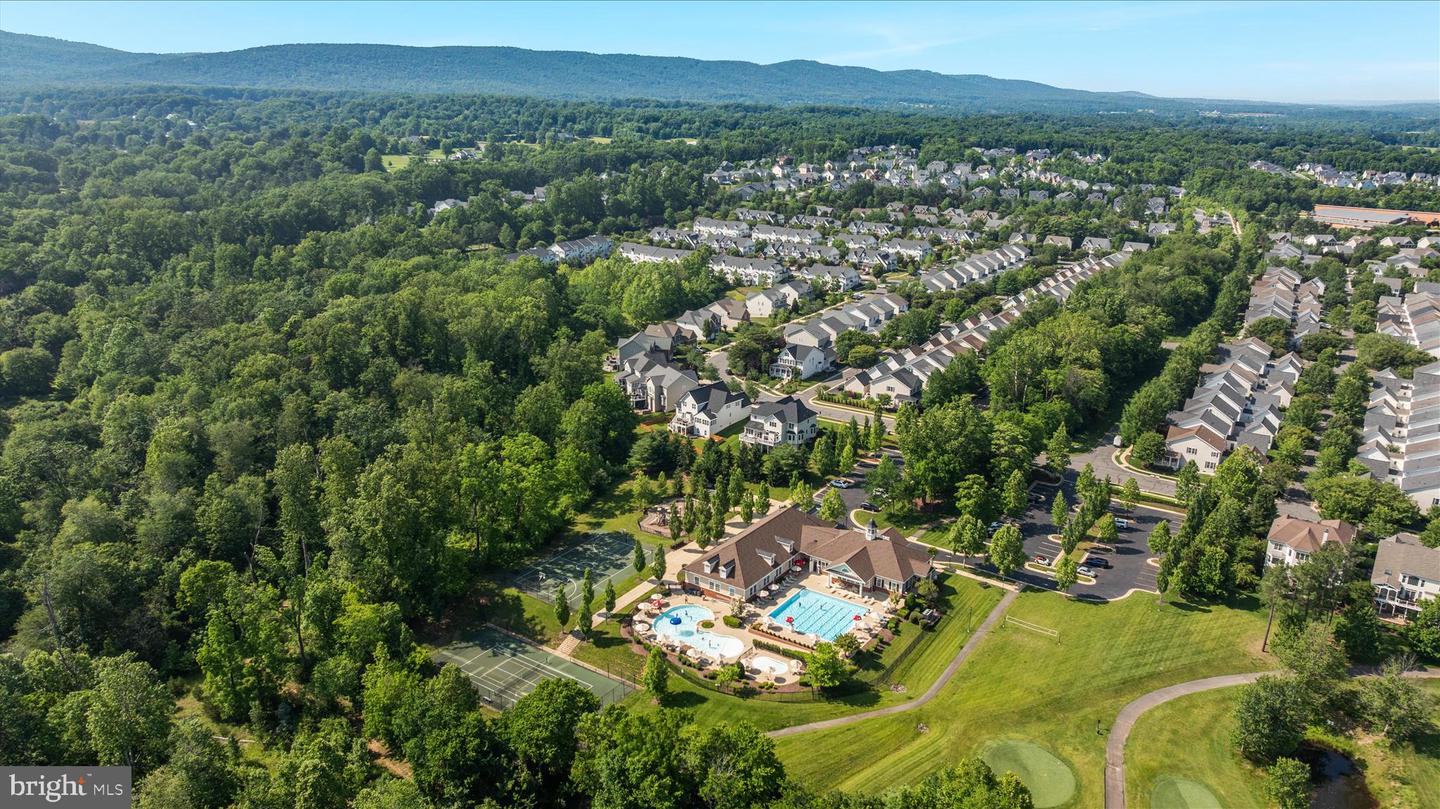 Haymarket, Virginia, 20169, United States, 5 Bedrooms Bedrooms, ,5 BathroomsBathrooms,Residential,Pending,2045778