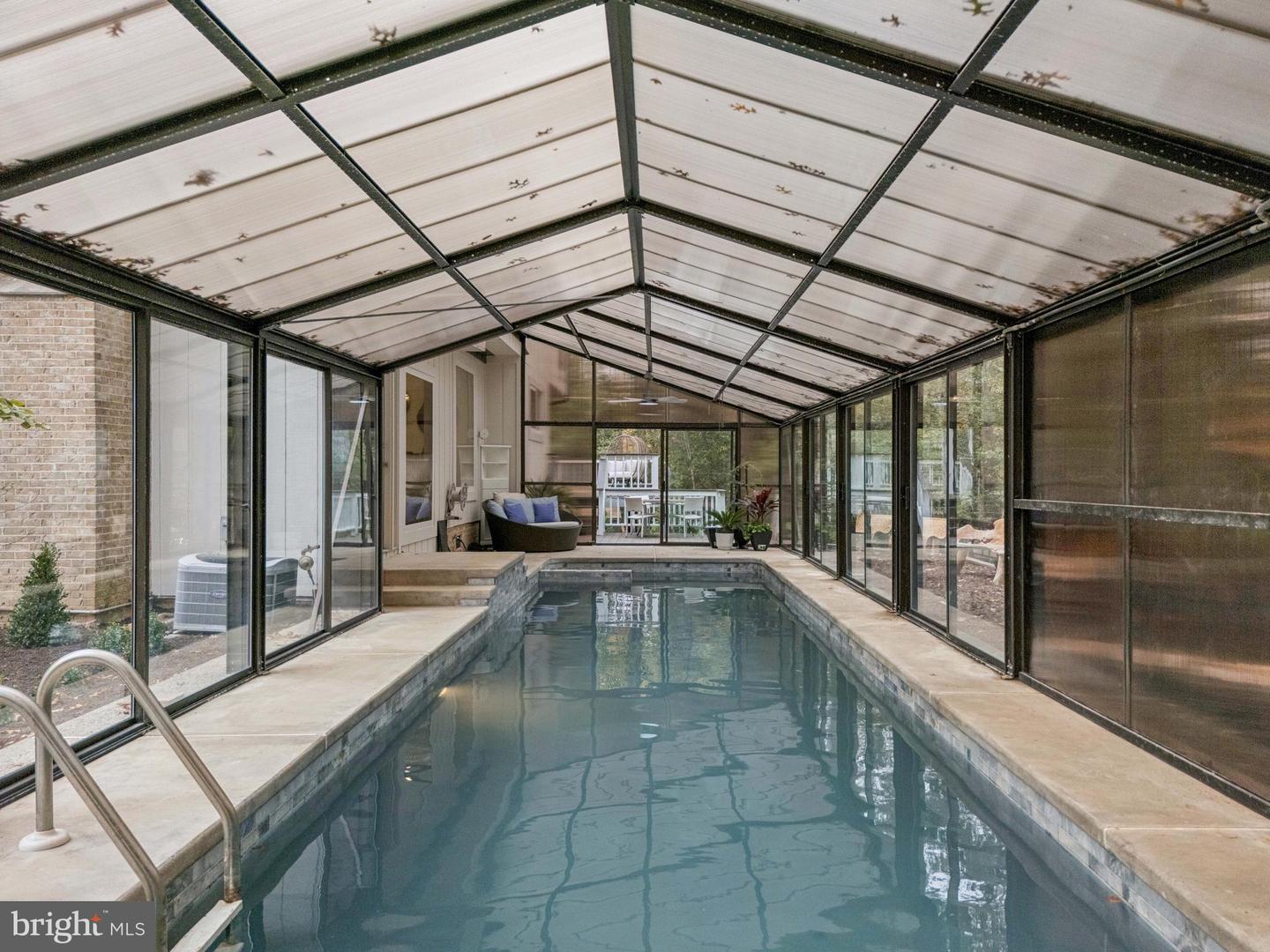 Oakton, Virginia, 22124, United States, 4 Bedrooms Bedrooms, ,4 BathroomsBathrooms,Residential,Active,1971783