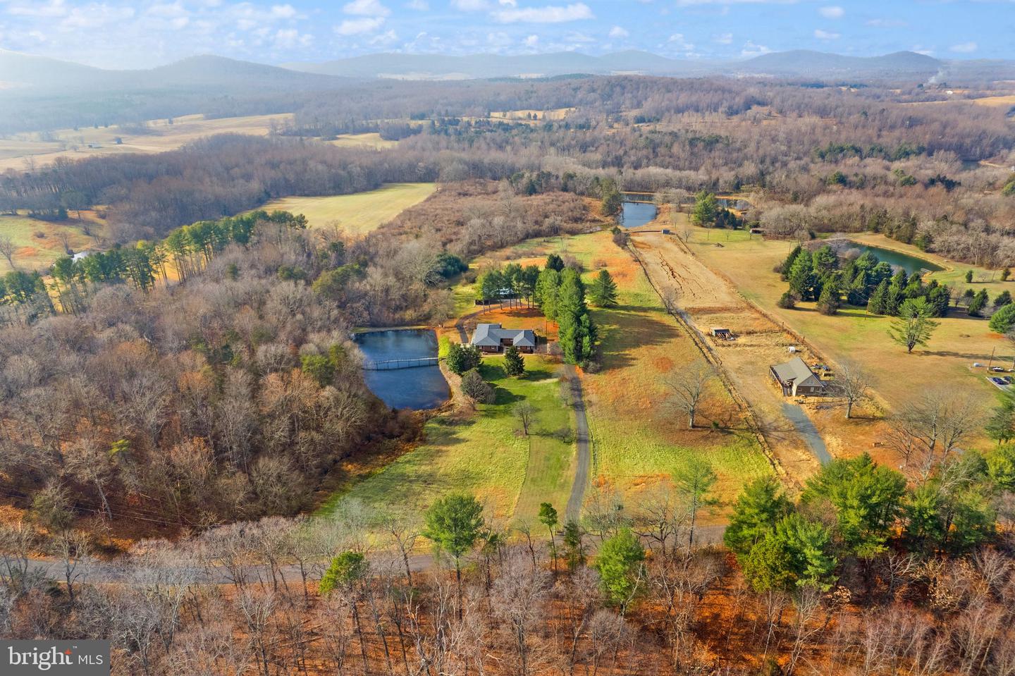 Amissville, Virginia, 20106, United States, 7 Bedrooms Bedrooms, ,4 BathroomsBathrooms,Residential,Active,2035089