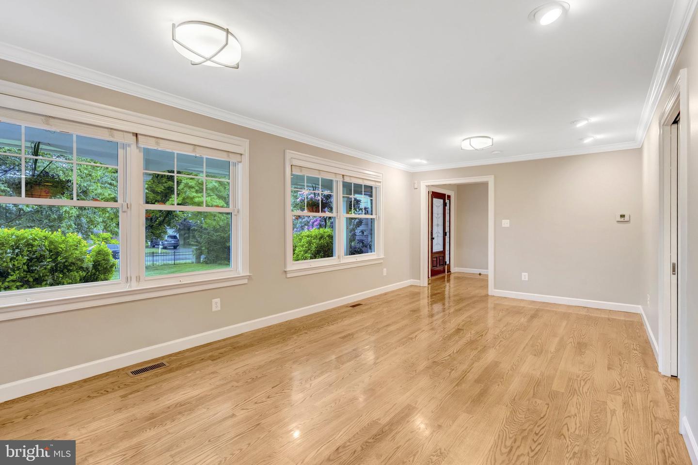 Fairfax, Virginia, 22030, United States, 4 Bedrooms Bedrooms, ,3 BathroomsBathrooms,Residential,Active,2045005