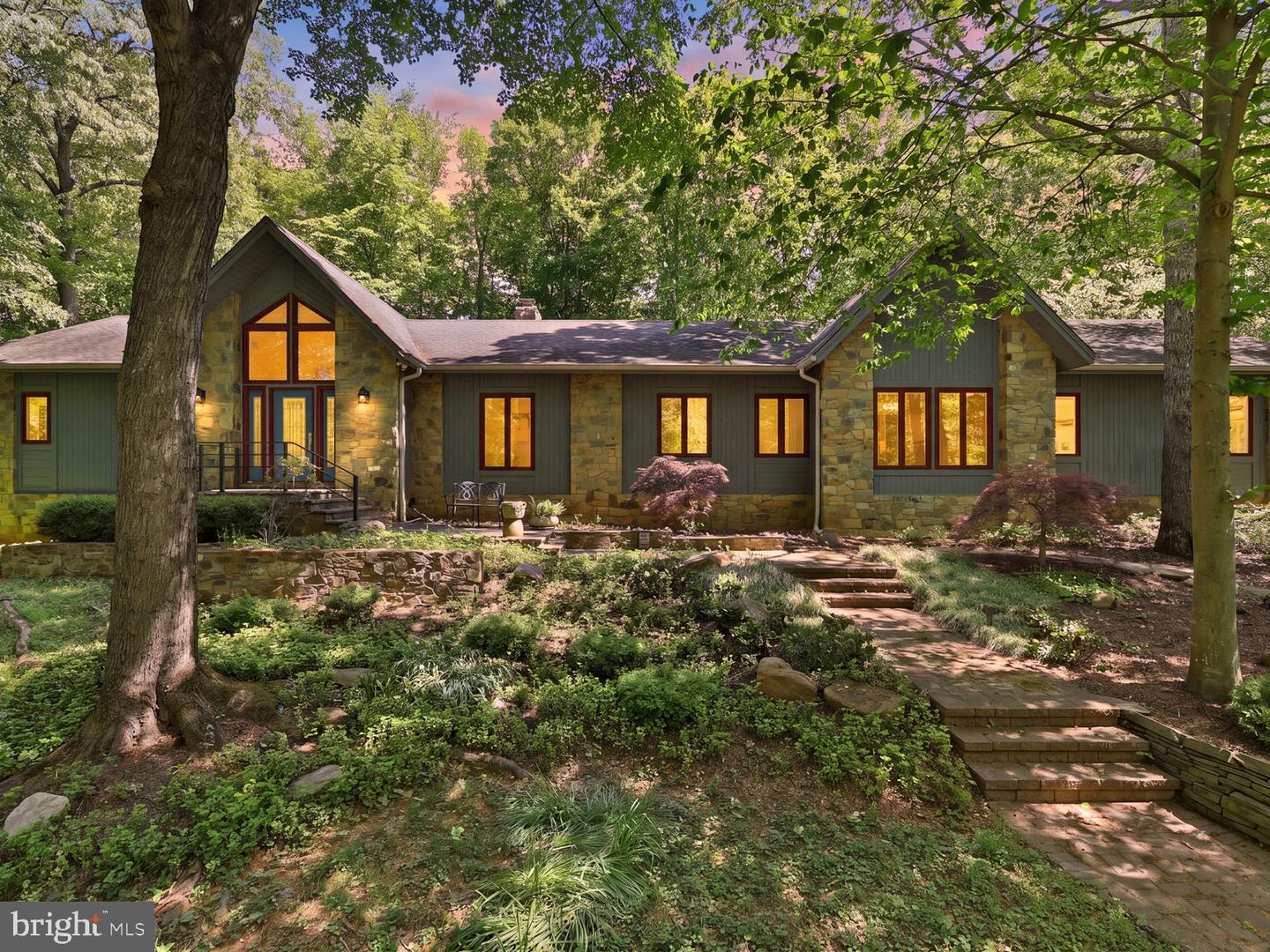 Great Falls, Virginia, 22066, United States, 4 Bedrooms Bedrooms, ,4 BathroomsBathrooms,Residential,Pending,2045715