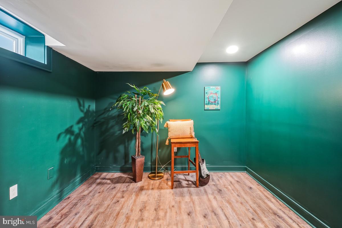 Alexandria, Virginia, 22308, United States, 3 Bedrooms Bedrooms, ,3 BathroomsBathrooms,Residential,Active,2006768