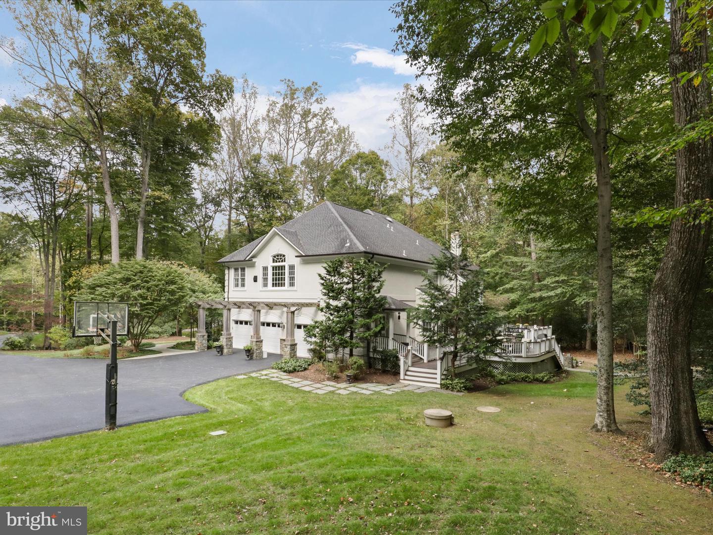 Fairfax Station, Virginia, 22039, United States, 5 Bedrooms Bedrooms, ,5 BathroomsBathrooms,Residential,Active,1943756