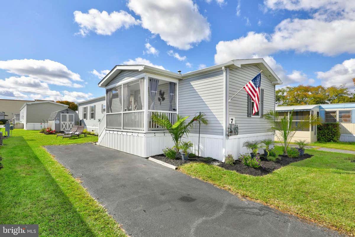 7 SPINNING WHEEL LN, REHOBOTH BEACH, DE 19971 Single Family Residence