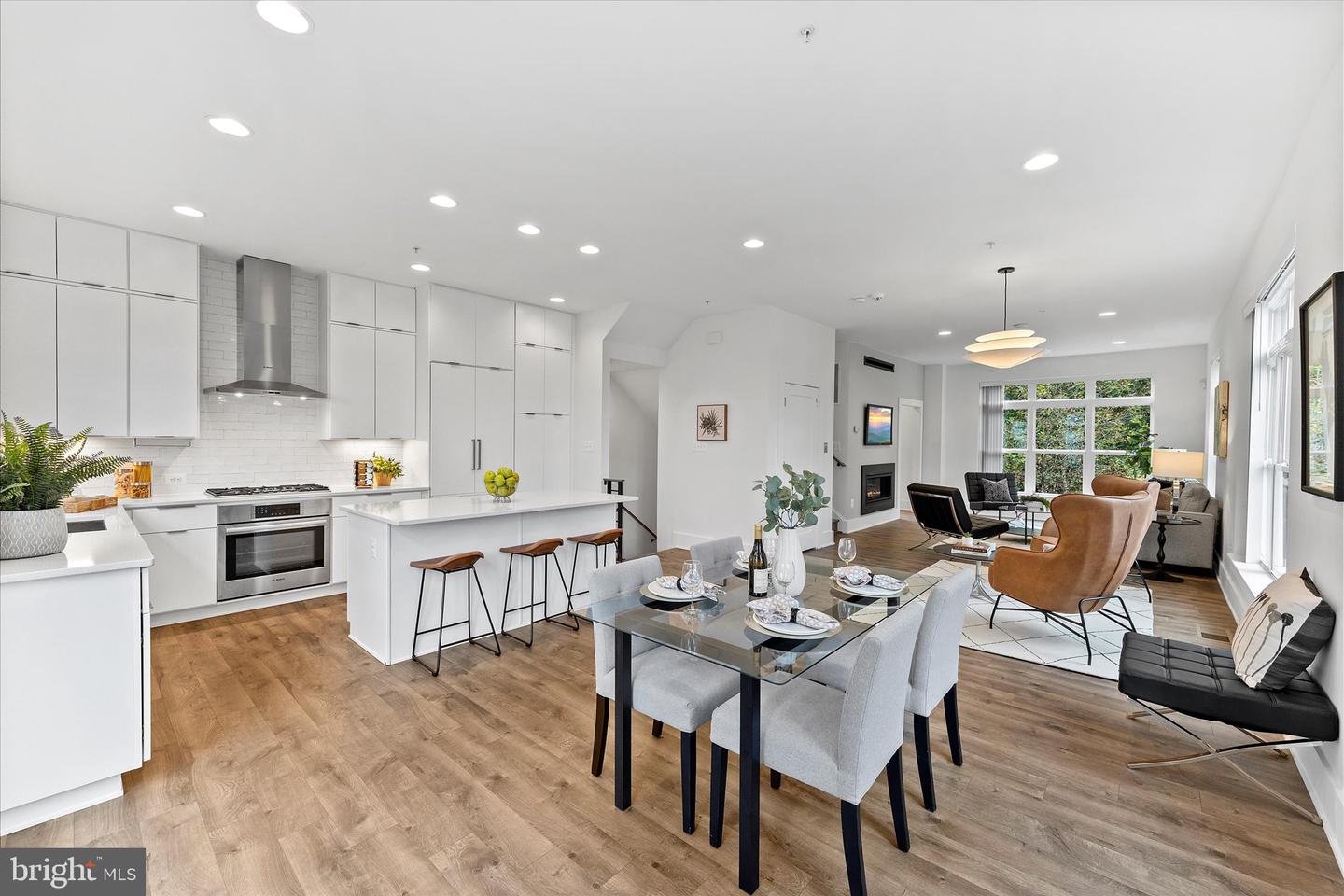 Potomac, Maryland, 20854, United States, 4 Bedrooms Bedrooms, ,5 BathroomsBathrooms,Residential,Active,1961966