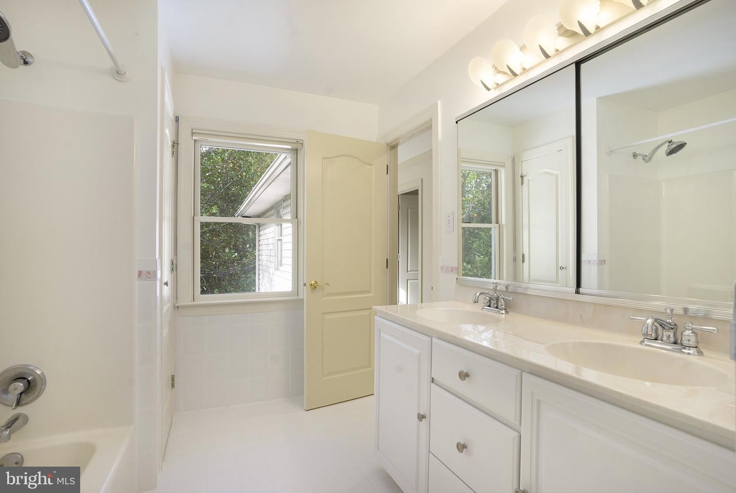 Sellersville, Pennsylvania, 18960, United States, 10 Bedrooms Bedrooms, ,7 BathroomsBathrooms,Residential,Active,1965847