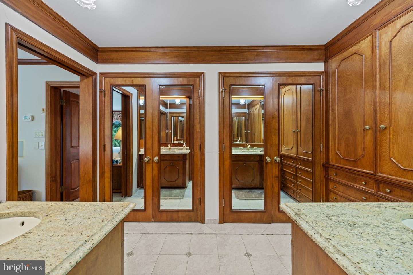 Hammonton, New Jersey, 08037, United States, 5 Bedrooms Bedrooms, ,6 BathroomsBathrooms,Residential,Active,1954441