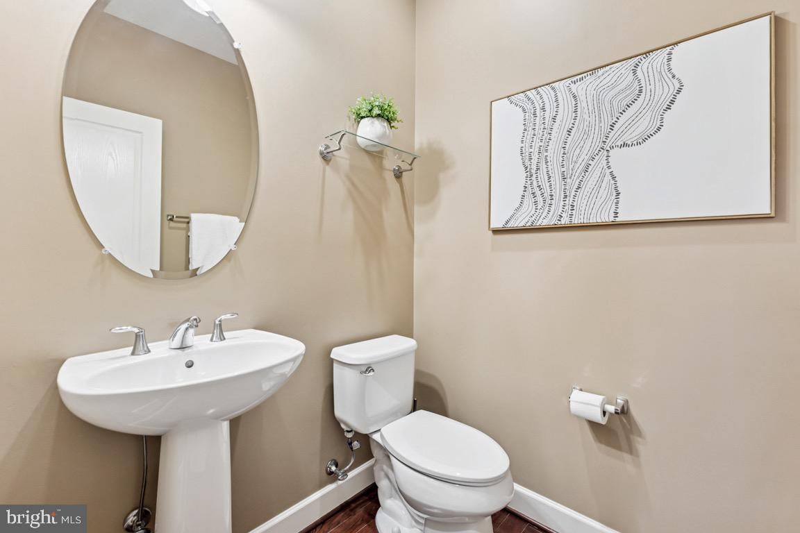 Leesburg, Virginia, 20175, United States, 5 Bedrooms Bedrooms, ,6 BathroomsBathrooms,Residential,Active,1905104
