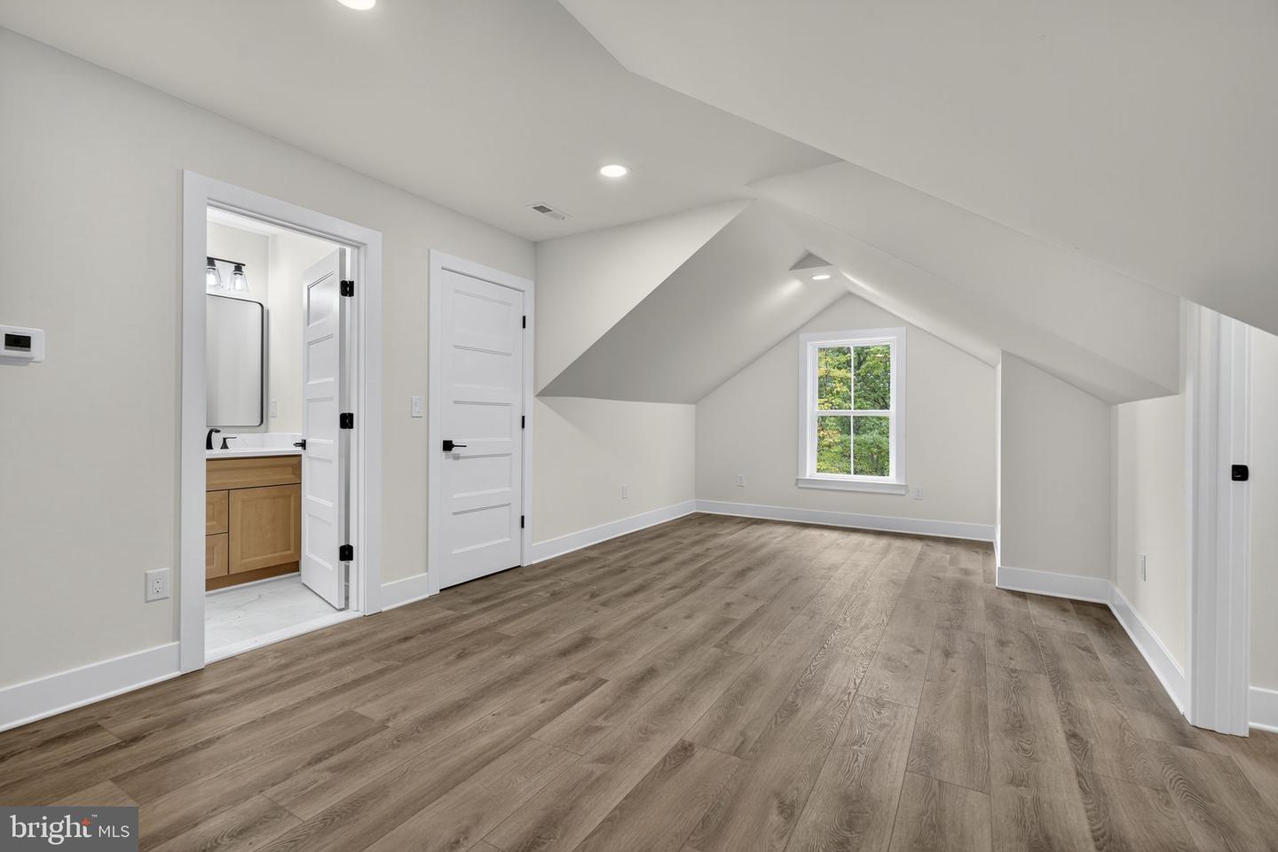 Warrenton, Virginia, 20187, United States, 5 Bedrooms Bedrooms, ,6 BathroomsBathrooms,Residential,Active,2006968