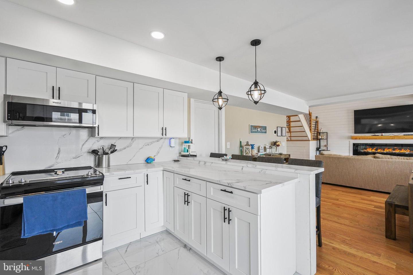 Manahawkin, New Jersey, 08050, United States, 4 Bedrooms Bedrooms, ,3 BathroomsBathrooms,Residential,Active,1885030