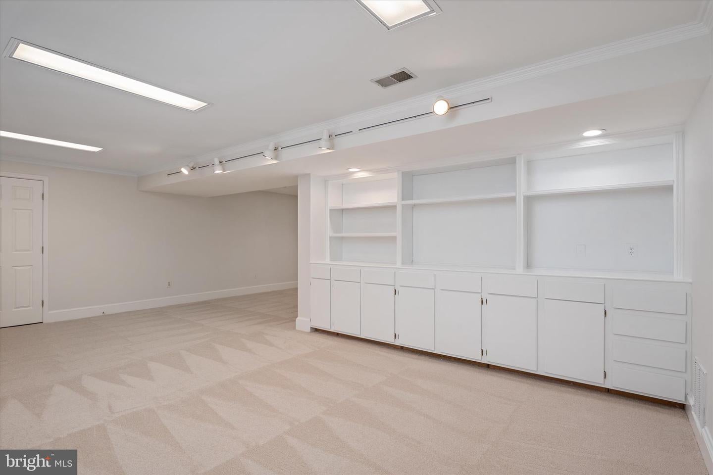 Rockville, Maryland, 20852, United States, 4 Bedrooms Bedrooms, ,4 BathroomsBathrooms,Residential,Active,2045026