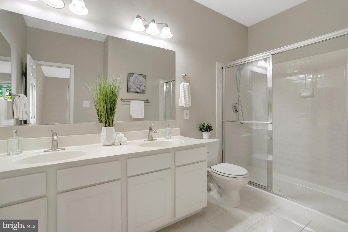 Springfield, Virginia, 22152, United States, 4 Bedrooms Bedrooms, ,4 BathroomsBathrooms,Residential,Active,1893217