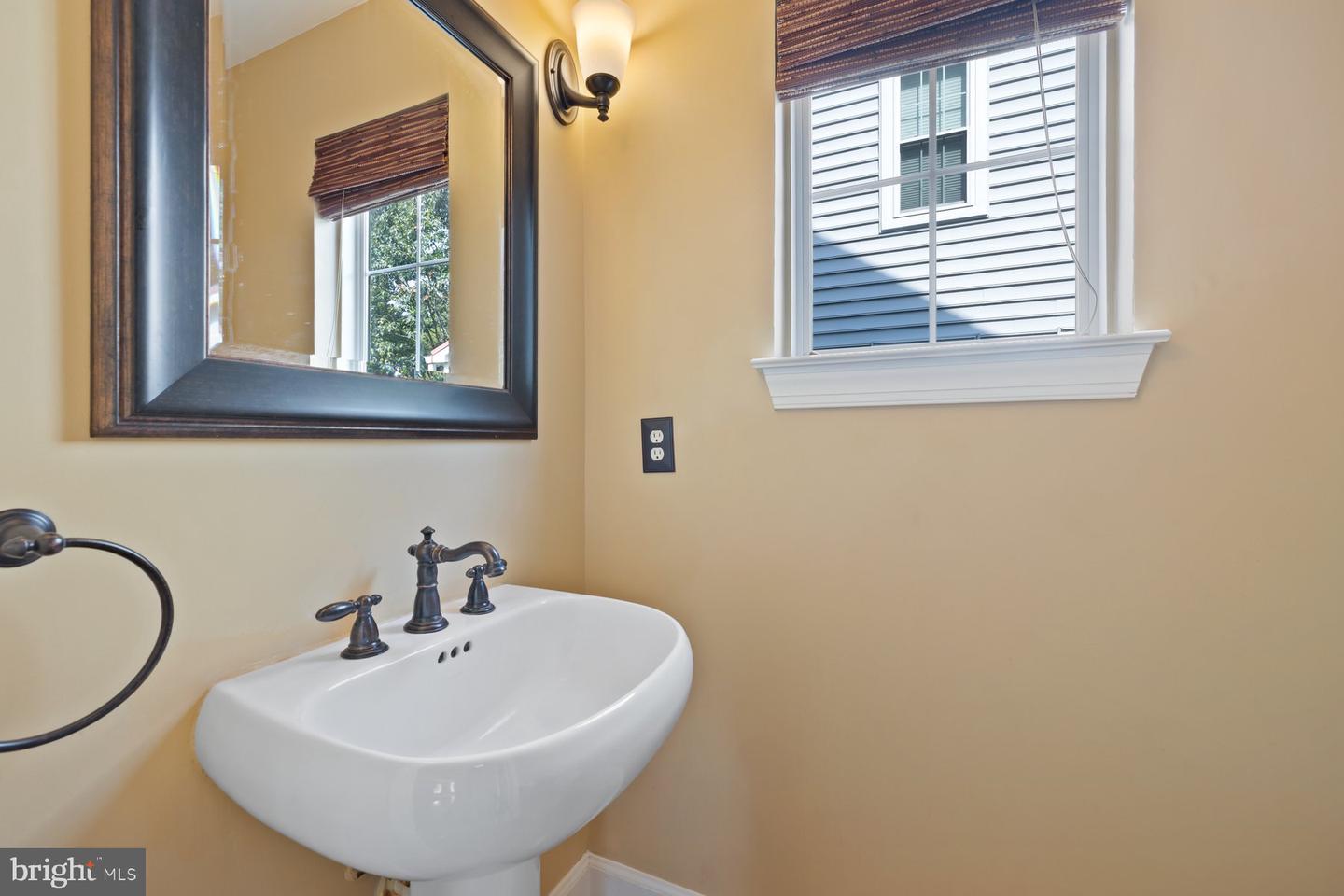 Rockville, Maryland, 20850, United States, 5 Bedrooms Bedrooms, ,6 BathroomsBathrooms,Residential,Active,1941388