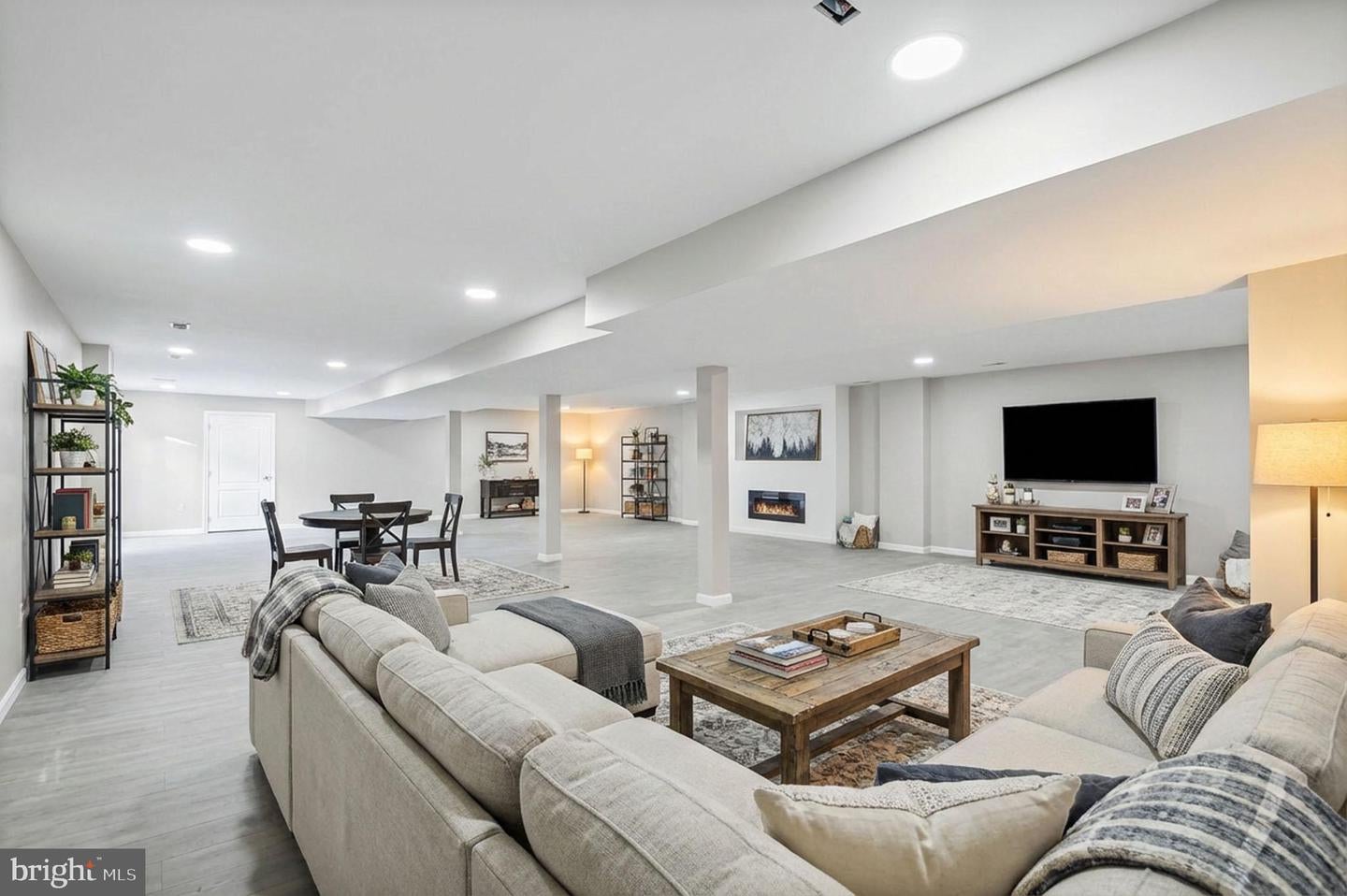 Cockeysville, Maryland, 21030, United States, 7 Bedrooms Bedrooms, ,6 BathroomsBathrooms,Residential,Active,1863326