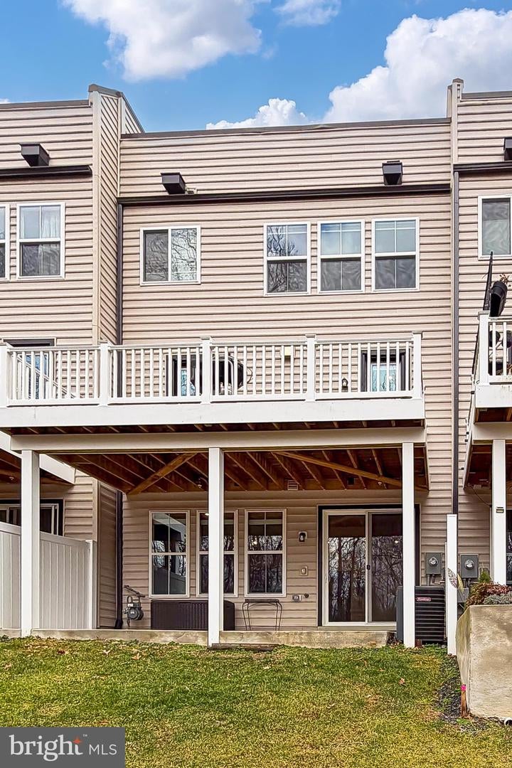 Fairfax, Virginia, 22033, United States, 4 Bedrooms Bedrooms, ,5 BathroomsBathrooms,Residential,Active,2010219