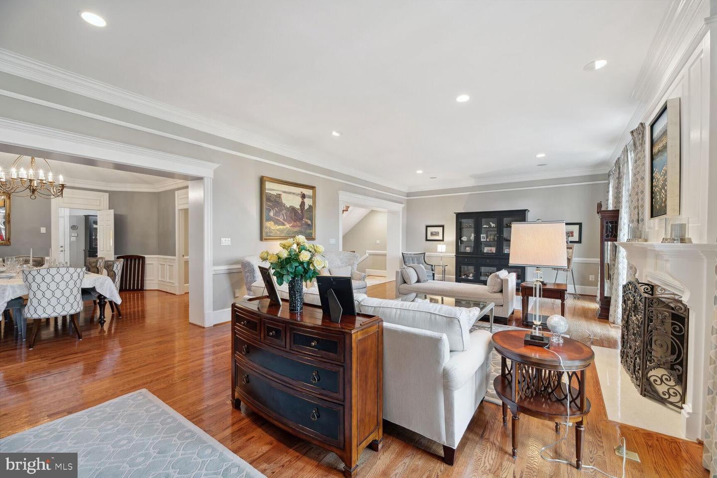Mclean, Virginia, 22101, United States, 3 Bedrooms Bedrooms, ,6 BathroomsBathrooms,Residential,Contingent,1894225
