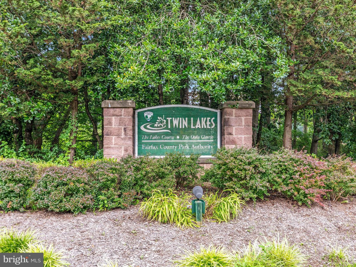 Clifton, Virginia, 20124, United States, 5 Bedrooms Bedrooms, ,5 BathroomsBathrooms,Residential,Active,1998598