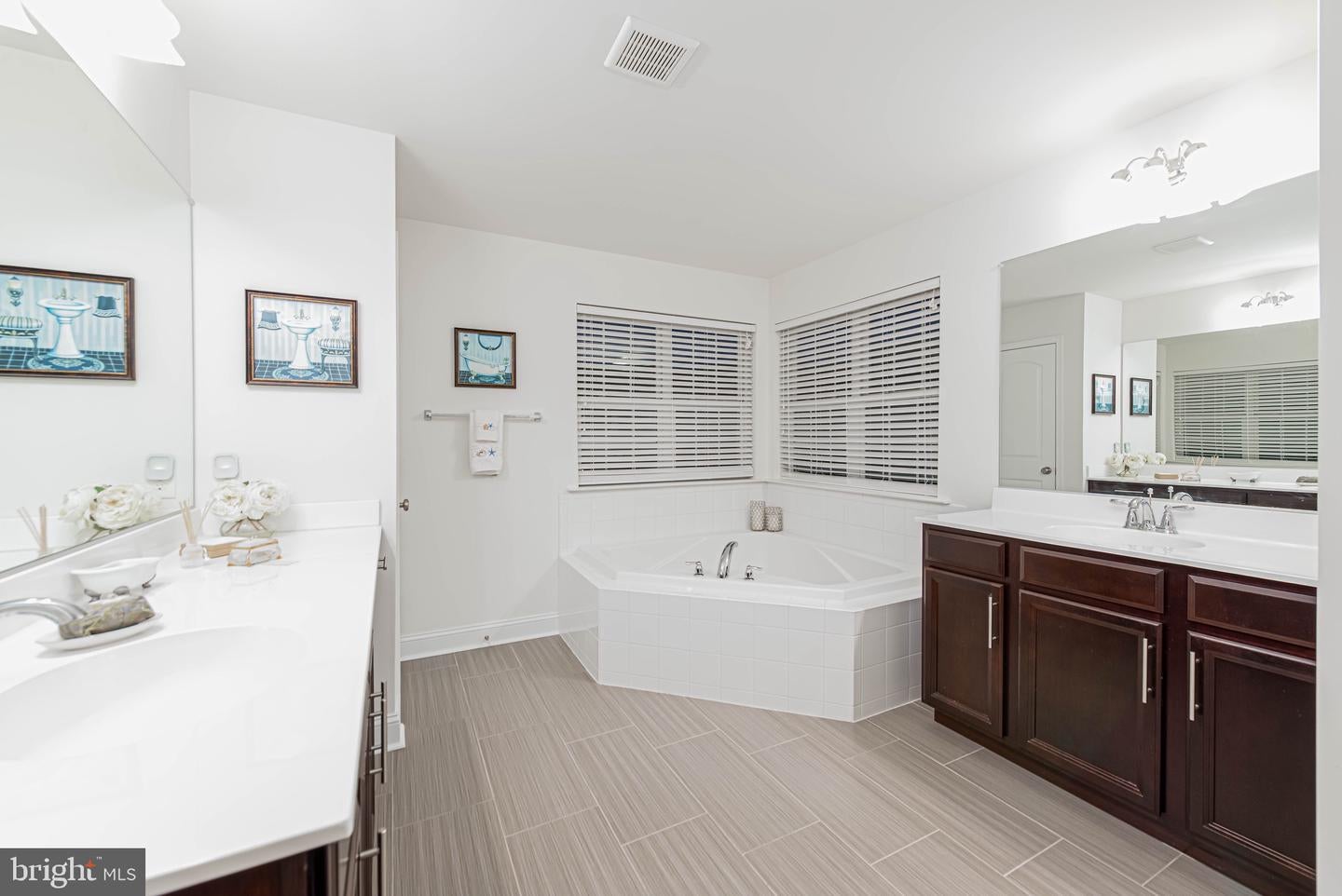 Lewes, Delaware, 19958, United States, 6 Bedrooms Bedrooms, ,4 BathroomsBathrooms,Residential,Active,1797983