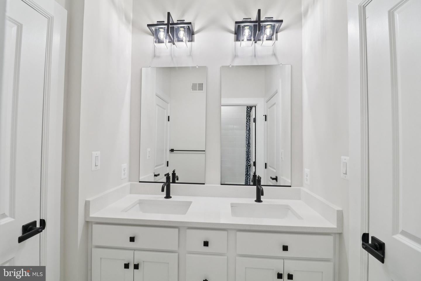 Bowie, Maryland, 20716, United States, 5 Bedrooms Bedrooms, ,5 BathroomsBathrooms,Residential,Active,2006775