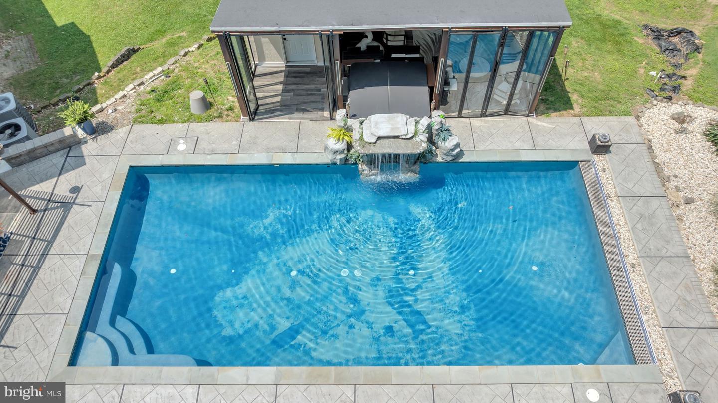 Dunkirk, Maryland, 20754, United States, 6 Bedrooms Bedrooms, ,7 BathroomsBathrooms,Residential,Active,1952077