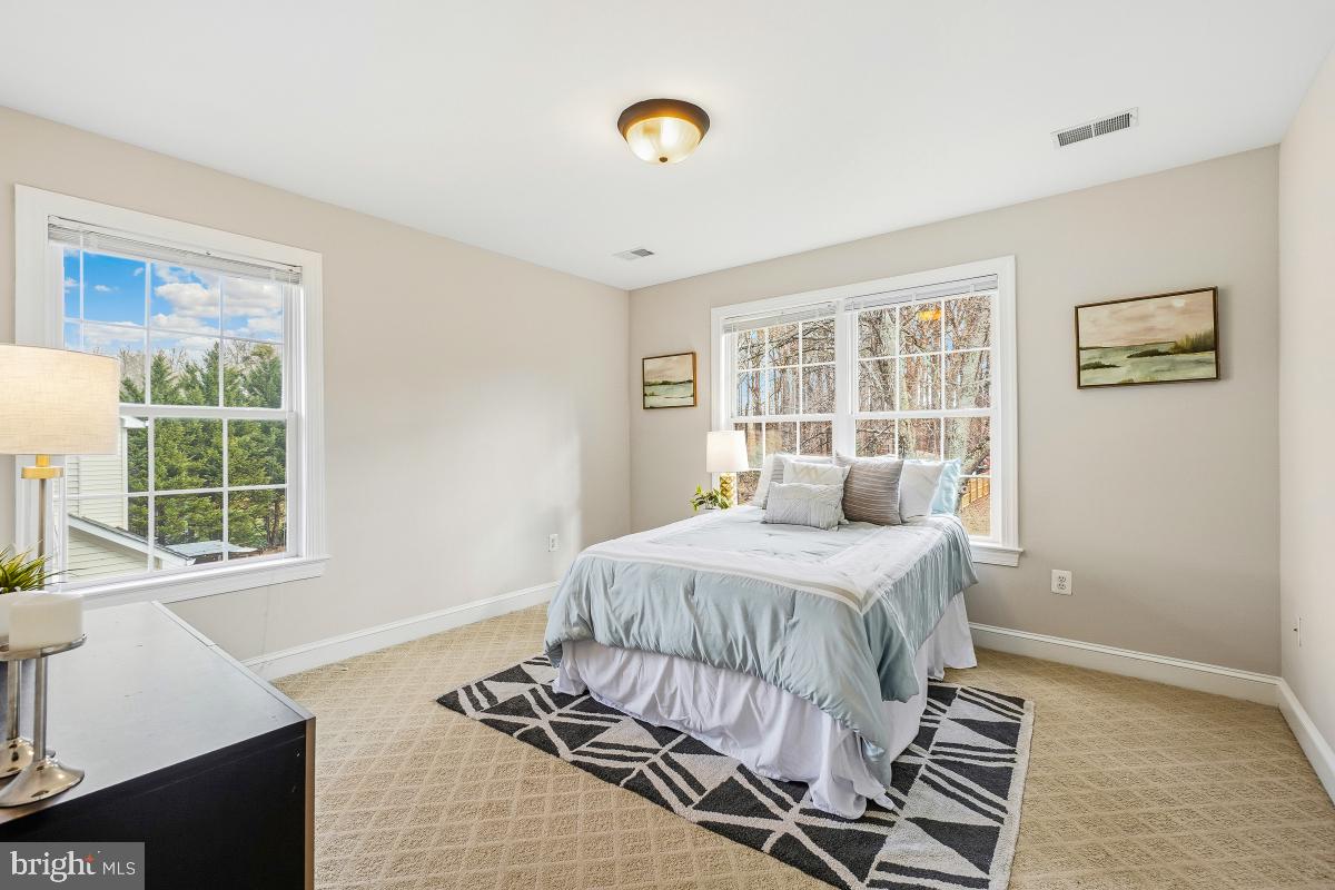 Fairfax, Virginia, 22030, United States, 5 Bedrooms Bedrooms, ,6 BathroomsBathrooms,Residential,Active,2008336