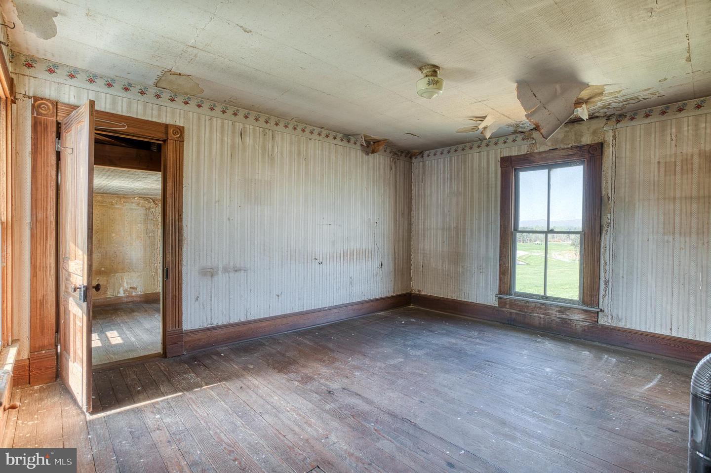Culpeper, Virginia, 22701, United States, 4 Bedrooms Bedrooms, ,1 BathroomBathrooms,Residential,Active,1799358