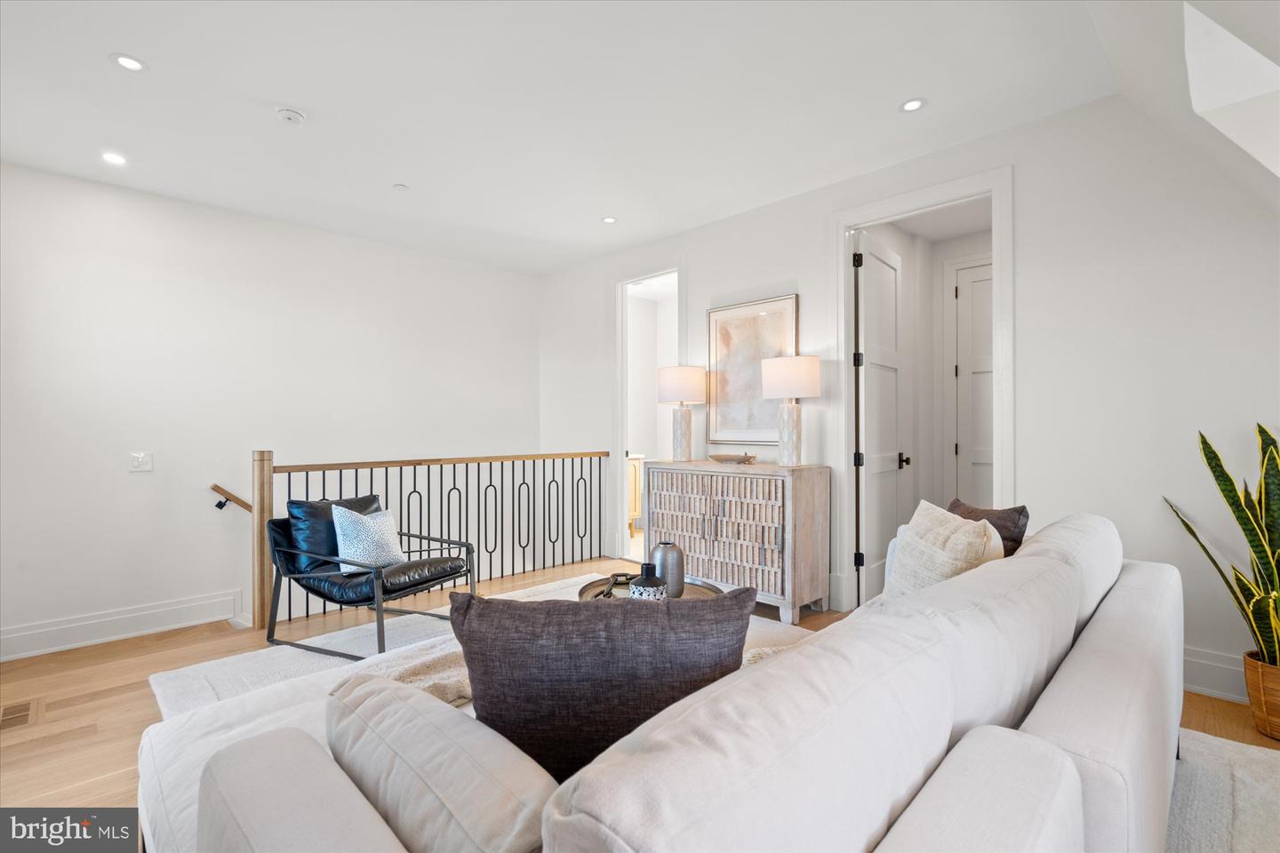 Alexandria, Virginia, 22314, United States, 4 Bedrooms Bedrooms, ,5 BathroomsBathrooms,Residential,Active,1962172