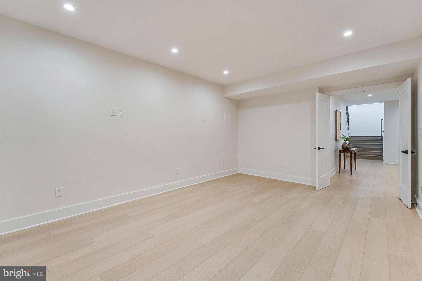 Falls Church, Virginia, 22042, United States, 6 Bedrooms Bedrooms, ,6 BathroomsBathrooms,Residential,Active,1989772