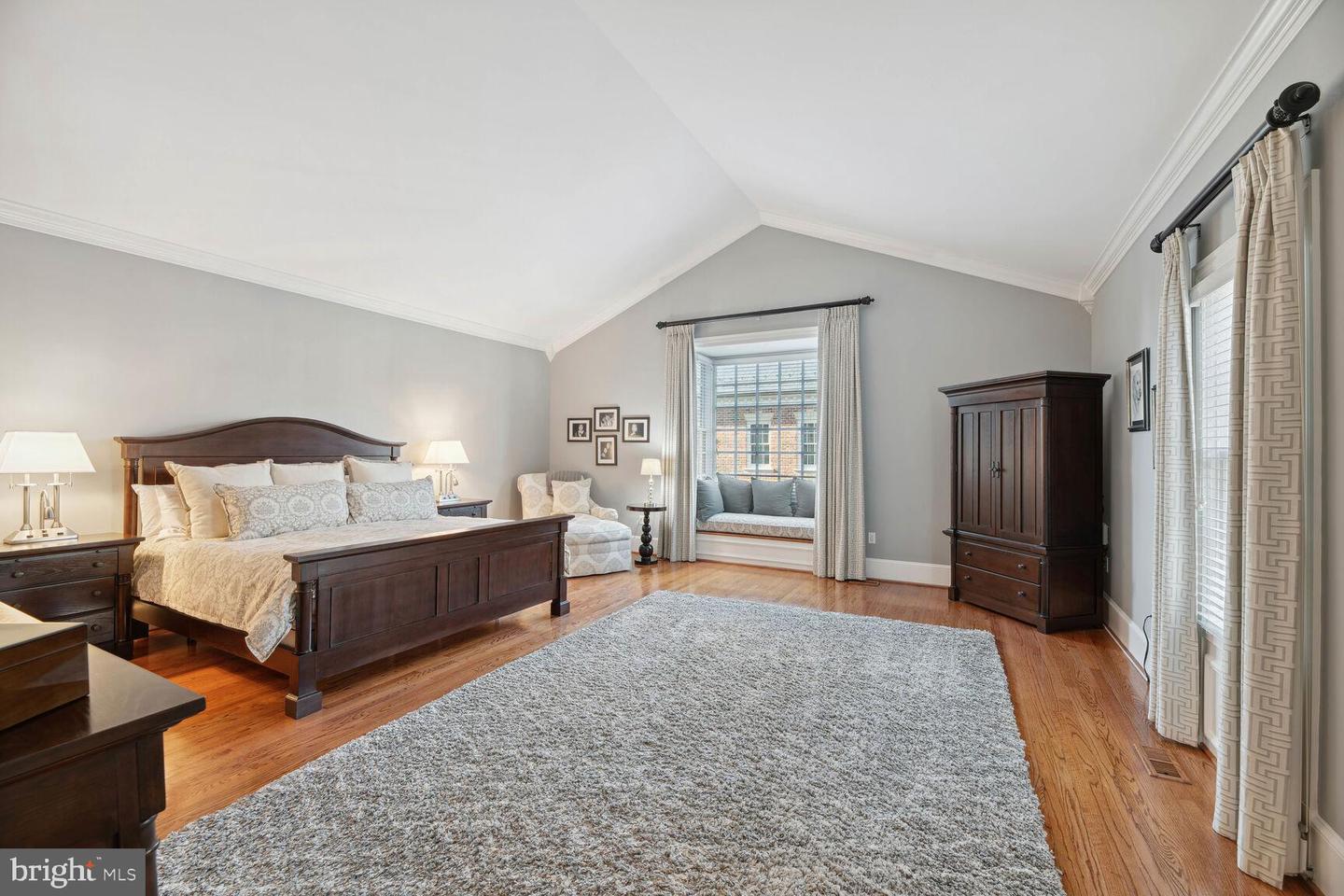 Mclean, Virginia, 22101, United States, 3 Bedrooms Bedrooms, ,6 BathroomsBathrooms,Residential,Contingent,1894225