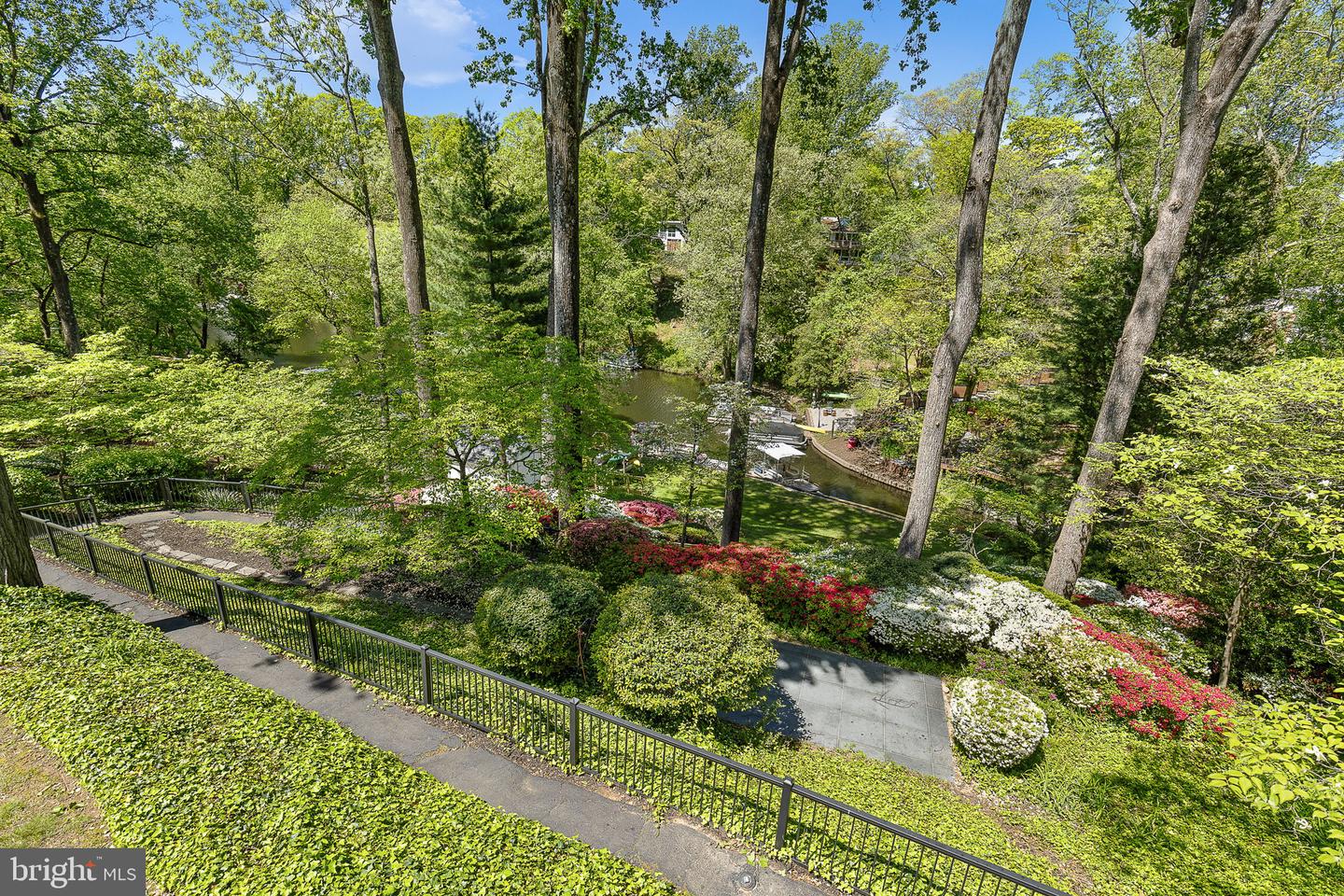 Falls Church, Virginia, 22041, United States, ,3 BathroomsBathrooms,Residential,Active,1843858