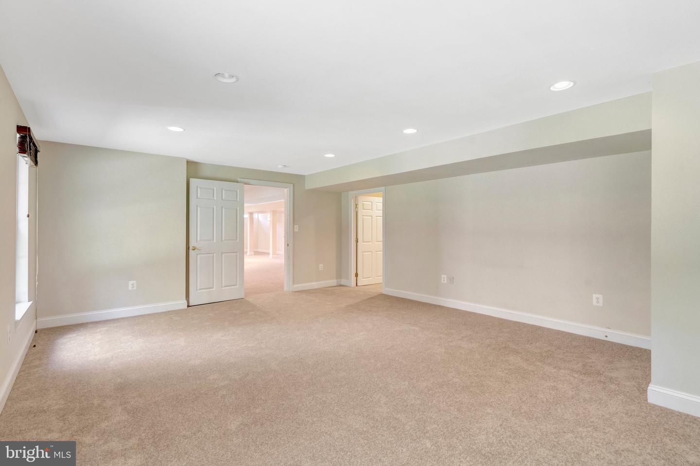 Haymarket, Virginia, 20169, United States, 5 Bedrooms Bedrooms, ,5 BathroomsBathrooms,Residential,Pending,2031766