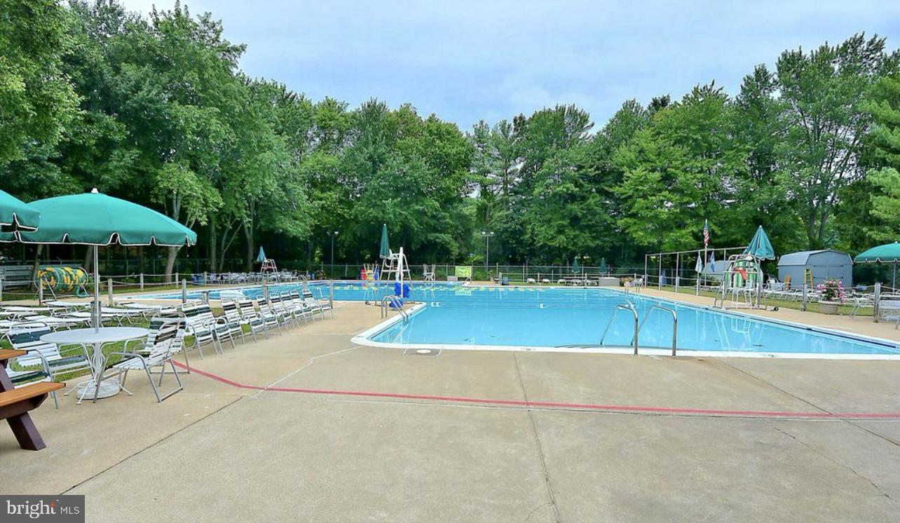 Mclean, Virginia, 22102, United States, 4 Bedrooms Bedrooms, ,3 BathroomsBathrooms,Residential,Pending,1929414