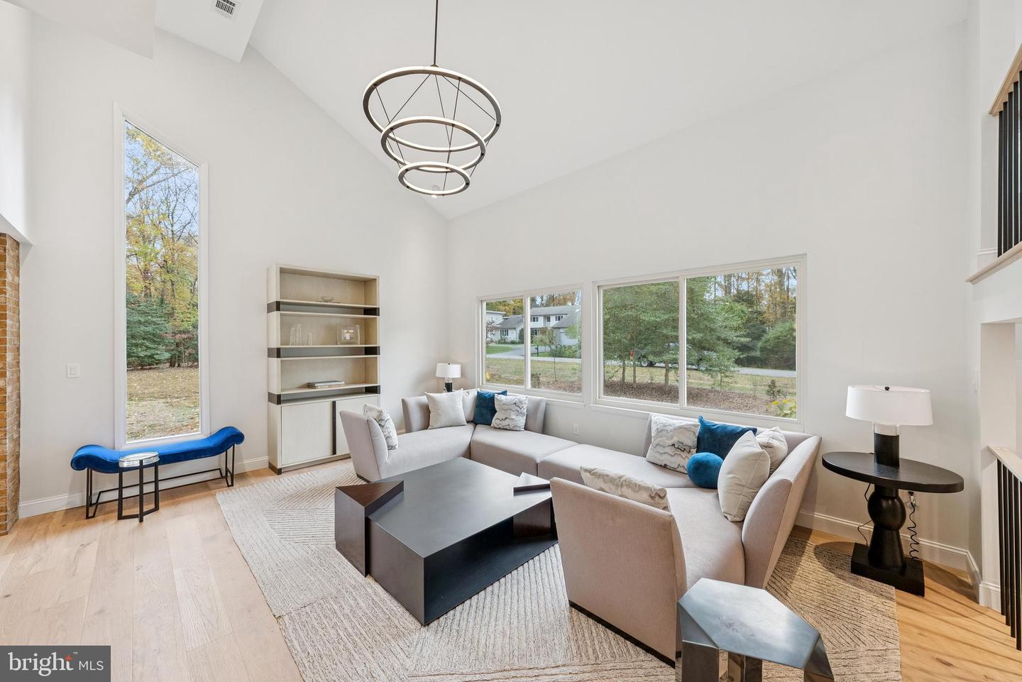 Oakton, Virginia, 22124, United States, 4 Bedrooms Bedrooms, ,4 BathroomsBathrooms,Residential,Active,1971783