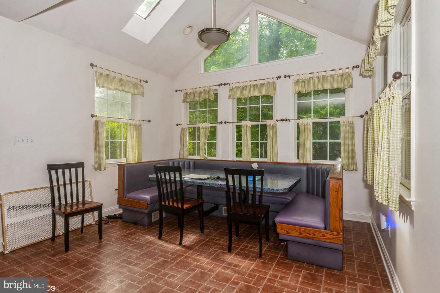 Pikesville, Maryland, 21208, United States, ,6 BathroomsBathrooms,Residential,Pending,1702885