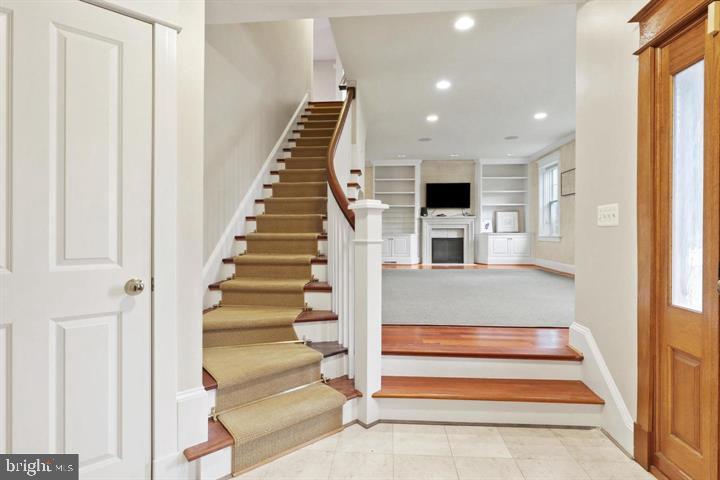 Mclean, Virginia, 22101, United States, 3 Bedrooms Bedrooms, ,3 BathroomsBathrooms,Residential,Active,1922333