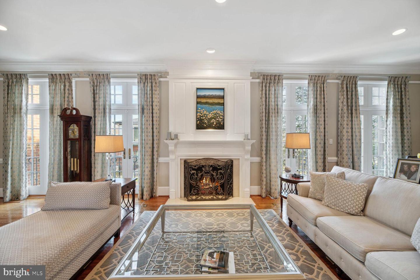 Mclean, Virginia, 22101, United States, 3 Bedrooms Bedrooms, ,6 BathroomsBathrooms,Residential,Contingent,1894225