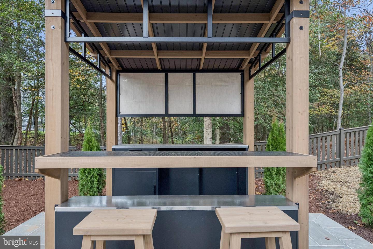 Oakton, Virginia, 22124, United States, 4 Bedrooms Bedrooms, ,4 BathroomsBathrooms,Residential,Active,1971783