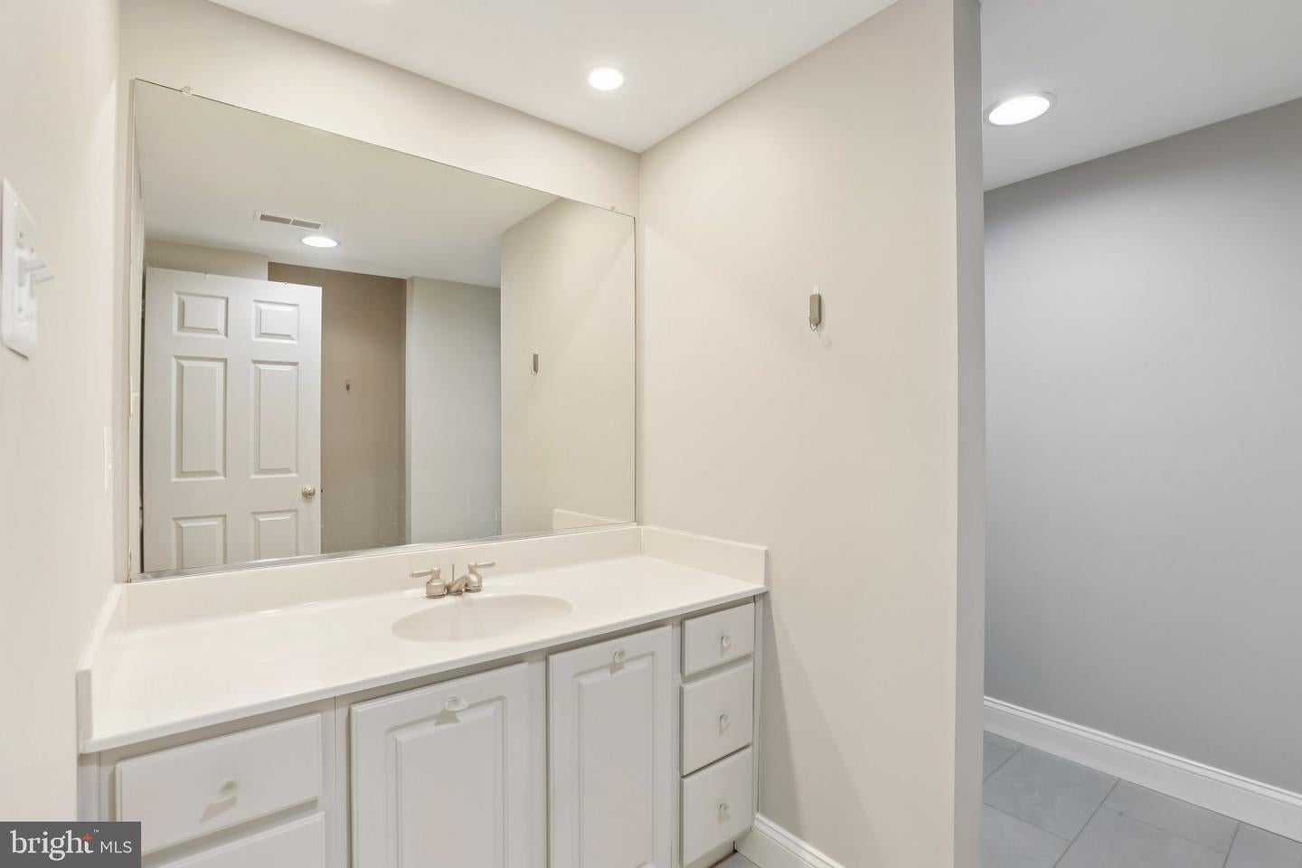 Clarksburg, Maryland, 20871, United States, 5 Bedrooms Bedrooms, ,4 BathroomsBathrooms,Residential,Active,2025637