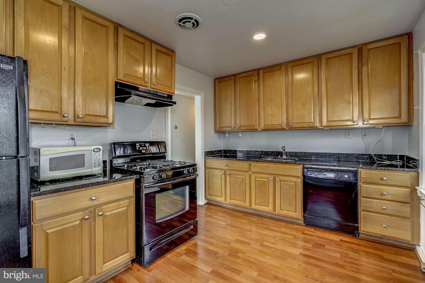 Arlington, Virginia, 22201, United States, 5 Bedrooms Bedrooms, ,3 BathroomsBathrooms,Residential,Active,1945268