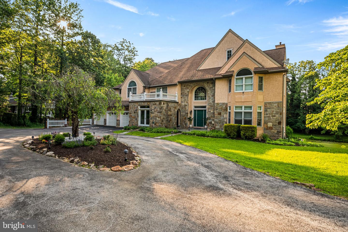 Wallingford, Pennsylvania, 19086, United States, 5 Bedrooms Bedrooms, ,6 BathroomsBathrooms,Residential,Active,1869134